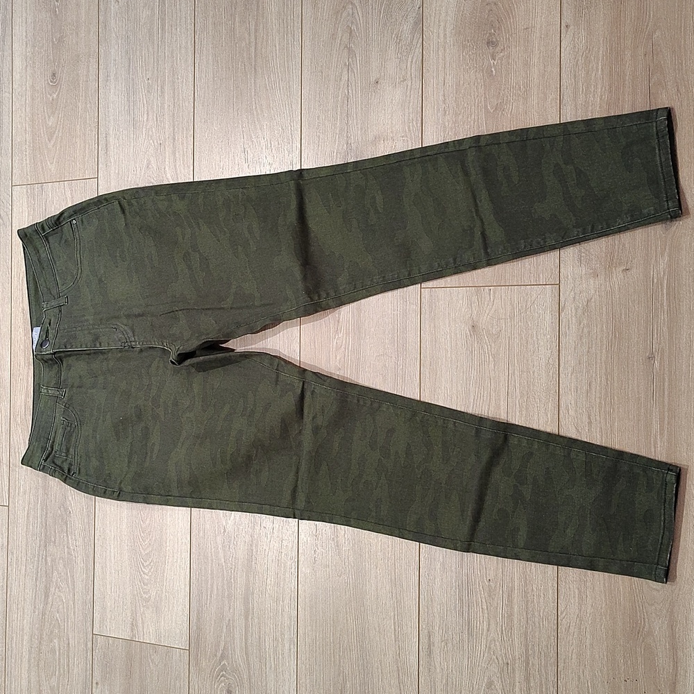K. Jordan Camouflage Skinny, High Rise Ladies Jeans, Ladies Size 14 - Picture 8 of 9
